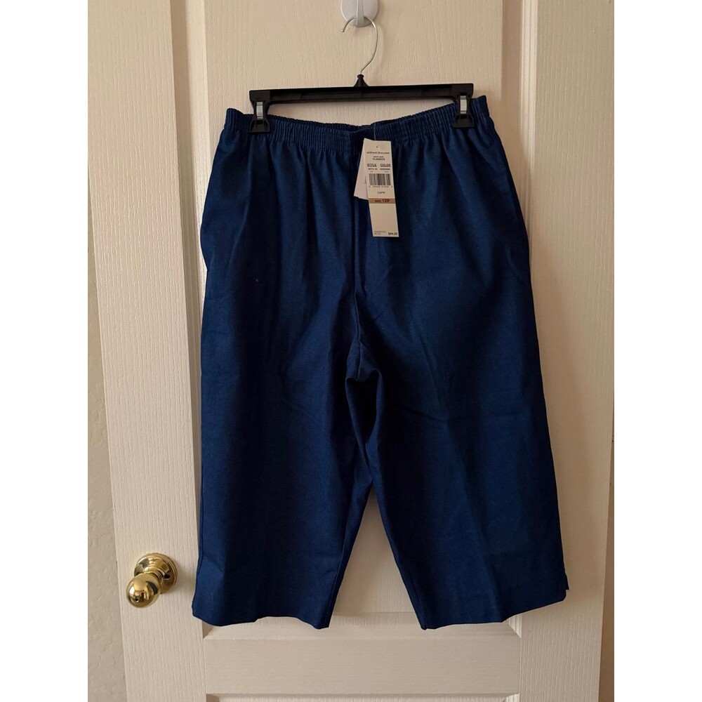 NWT Alfred Dunner Classics Denim Pull-On Capri Pants Petite 12P Elastic Waist